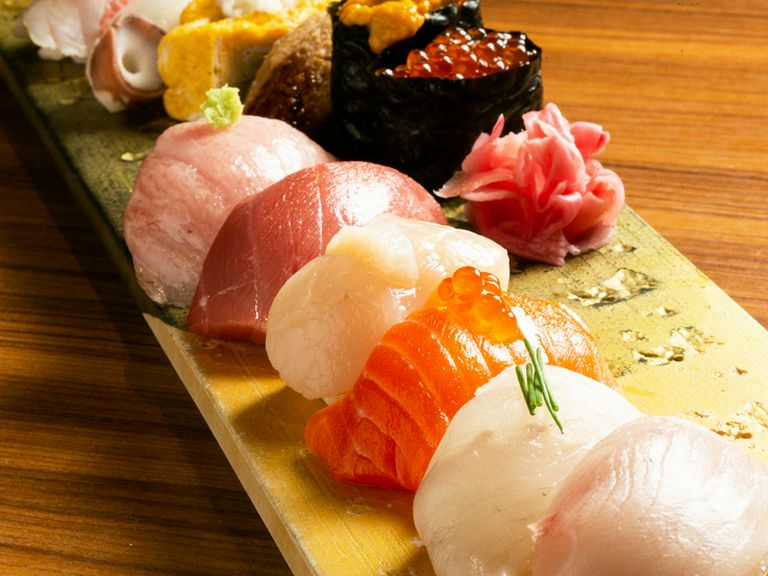 妥協なく上質素材を選び、どのメニューも豪快に盛付