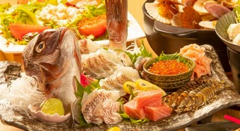 お肉もお魚もお寿司もデザートも、よくばりに楽しめる！
ご友人やご家族、会社の集まりなどにぜひ！