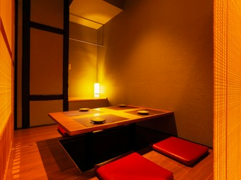 静かに食事や酒を楽しみたい方におすすめの店