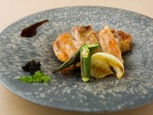 瑞々しくしっとりした食感の『南部どりもも肉の炭火焼』