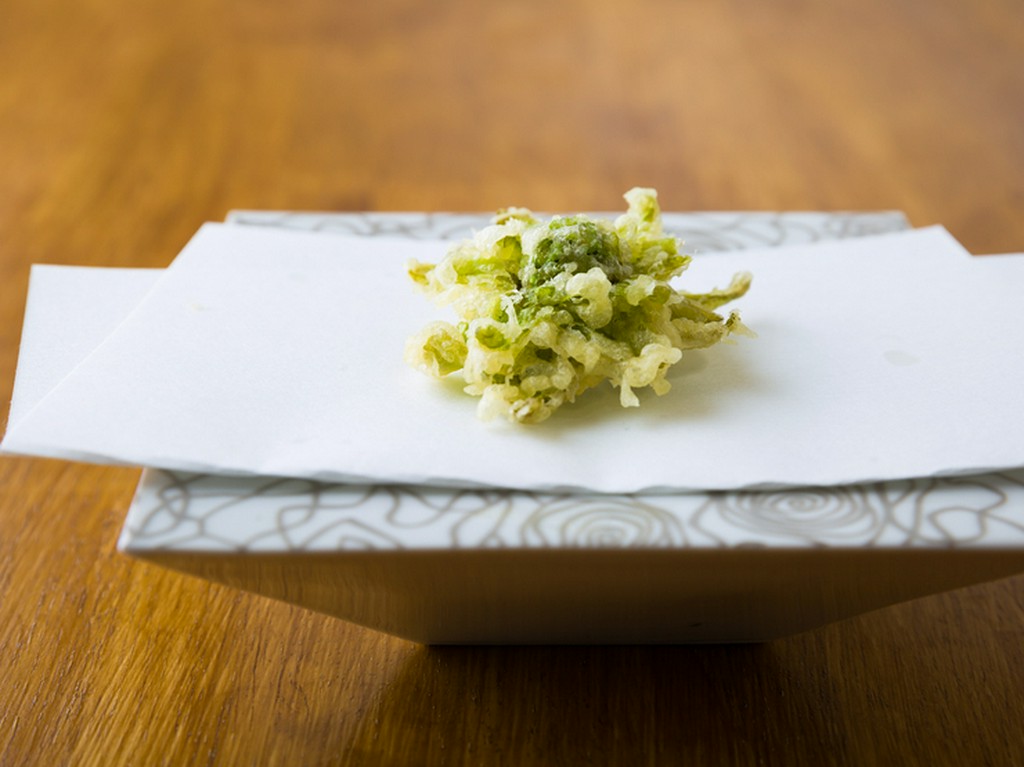 『てんぷら　ふきのとう』　※季節や仕入れ状況により内容は変更となります。