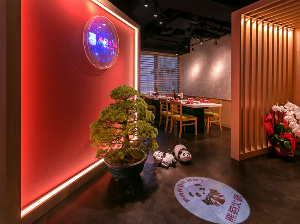 入口では、シンボルマークのパンダがお出迎え