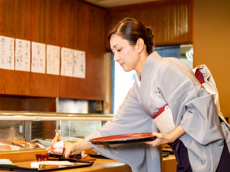 八事ひばりヶ丘 吉野寿司 天白区 八事 和食 のフロアマネージャー 女将 塚本 理加 氏 ヒトサラ