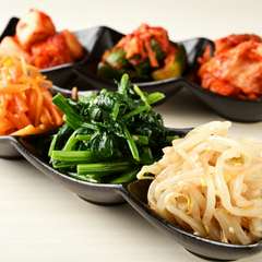 箸休めのつもりが止まらなくなる自家製『ナムル盛り』