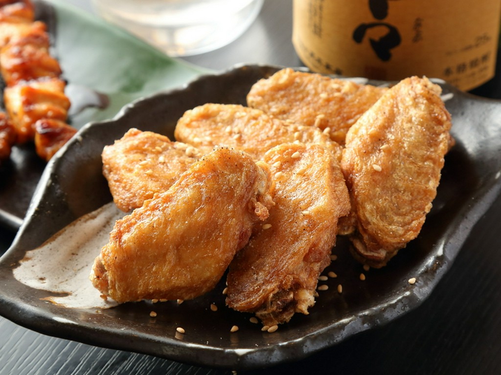 塩・胡椒を利かせた、お酒との相性抜群の味付け『手羽からあげ（1人前）』