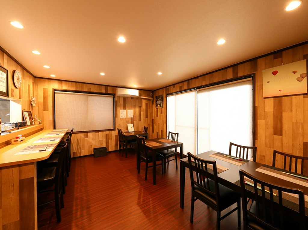 アットホームで落ち着いた雰囲気。ゆったりと食事を満喫できる