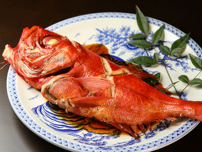 旬の味覚を大切に、素材本来の味わいを活かした海鮮料理を提供