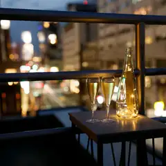 夕方はアペロ、夜は食後の一杯にひたれる、限定2名様の特等席