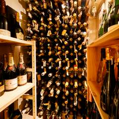 マルヌ、ランスなどを中心に140種以上のシャンパーニュが集う