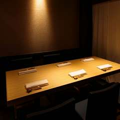 大事なビジネスシーンも安心。シックな内装の美食空間