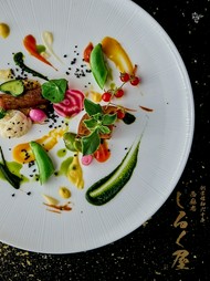 海を堪能したあとは、島の大地へ。「前菜」のあとを愉しむ「サラダ」