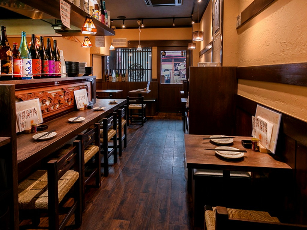 2人きりの空間で、リラックスして過ごす大人のデート