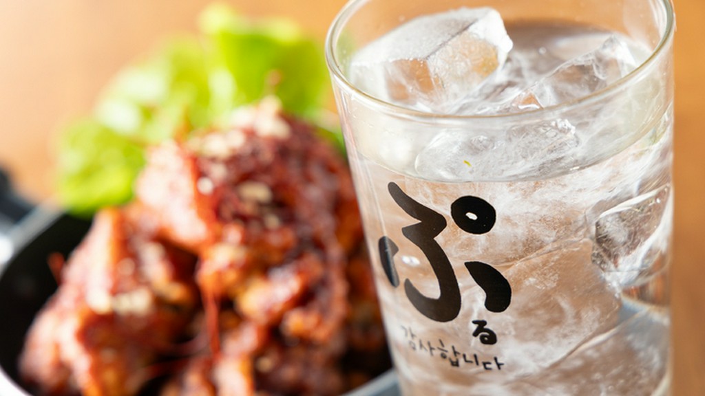 程よい“ダサかわ”空間で、韓国料理を楽しむデート