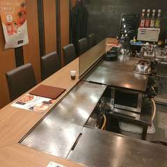 鉄板焼ならではの迫力を感じつつ、二人の会話を弾ませて