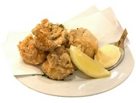 みんな大好き‼鳥取県産大山鶏使用‼アツアツでジューシーなからあげはビールやハイボールと相性抜群!!お子様にも大好評^^
基本6個入りですが、ご要望の個数でご用意させていただきます。
いつか賞を取りたい。。