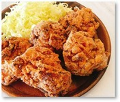 みんな大好き‼鳥取県産大山鶏使用‼アツアツでジューシーなからあげはおかずでもおつまみでもおやつにも!!
基本5個入りですが、ご要望の個数でご用意させていただきます。
いつか賞を取りたい。。