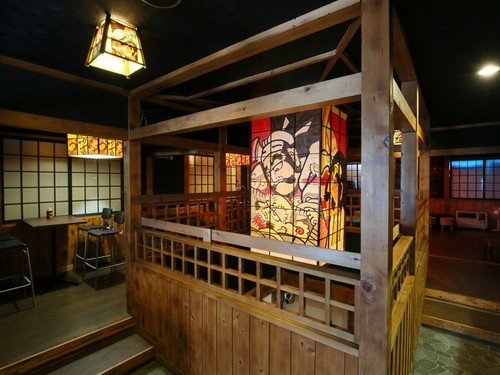 料理とは打って変わり、日本的でオシャレなフロア