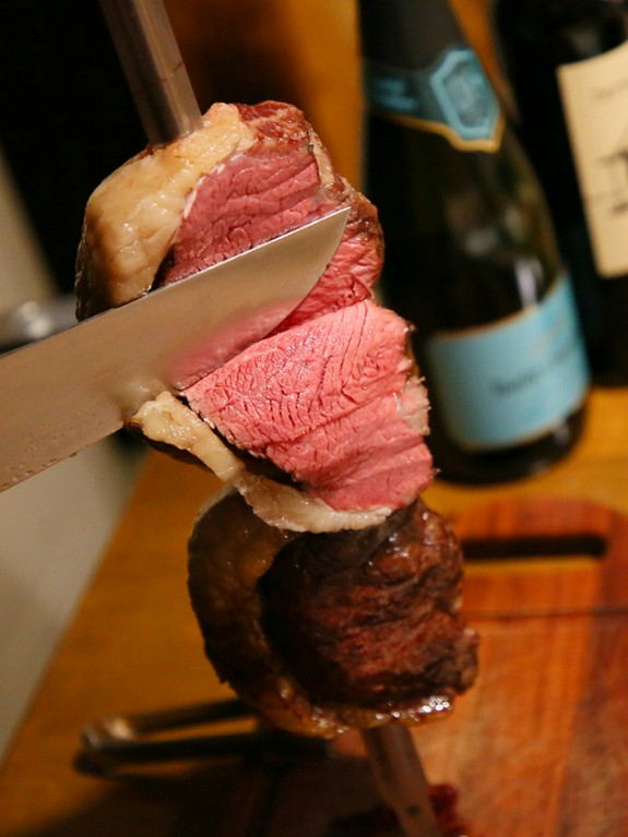 切りたての肉は、美味しさも格別