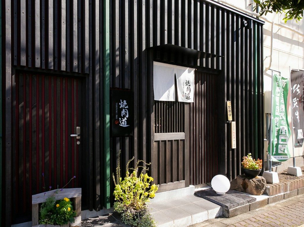 おいしい焼肉と心温まるサービスが、楽しい食事の席をサポート