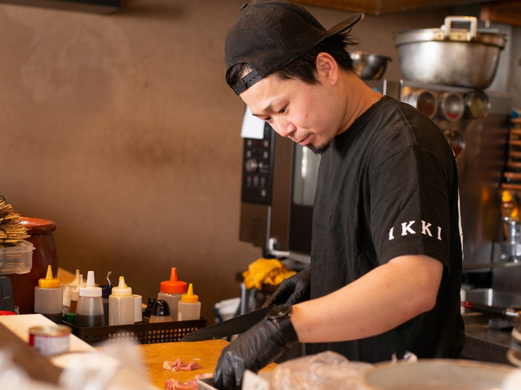 上質な料理と和やかな雰囲気が非日常的な空間をつくり出す
