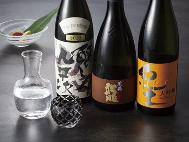 天ぷらに良く合う日本酒や白ワイン。豊富なドリンクを取り揃え