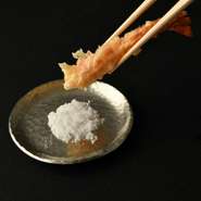活車海老、キス、めごち、イカ、穴子、季節の魚、かき揚げ、獅子唐、小茄子、小玉葱、三つ葉、大葉、生椎茸、薩摩芋、季節の野菜、他