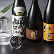 当店利き酒師が厳選した日本酒を多数ご用意しております。また品質維持等考えましてすべて四合瓶にてそろえております。

立山　山の上ホテルオリジナルボトル
￥7,200

羽根屋　煌火　生原酒
￥9,600

醸し人九平次　山田錦
￥11,200

紀土　大吟醸
￥12,000

鄙願　大吟醸
￥16,000

黒龍　龍
￥23,000

抜粋