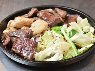 希少部位も選べる！　『ホルモン3種盛り合わせ』
