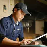 寛ぎながら、楽しく食事ができる空間づくりを意識