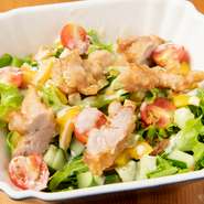 海藻サラダ￥580													
生ハムアボカドサラダ￥880								
バーニャカウダ(フォイョ温・冷ソース添え)￥680								
			
