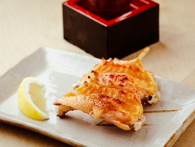 丁寧な火入れの焼き鳥に二人で舌鼓
