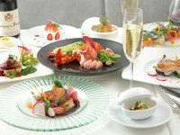 季節、またその日ごとの旬の食材で構成したフルコースメニューです。 前菜からデザートまで、ご予算に応じてご用意いたしております。
※画像はイメージです。