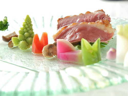 訪れる人を魅了する、色鮮やかなフレンチ