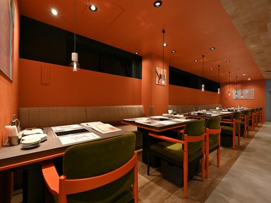 デート使いにも最適。恋人と熟成肉を満喫する