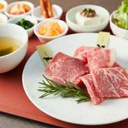 【内容】・希少部位・上物部位・ライス（大盛可） ・キムチ/ナムル6種・小鉢1種 ・サラダ・スープ