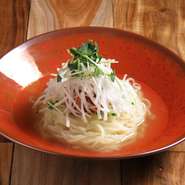 【内容】・冷麺
※+220円でミニビビンバを追加できます