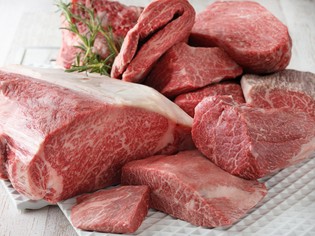 乾燥熟成により、より濃厚な旨味へ変貌する「黒毛和牛」