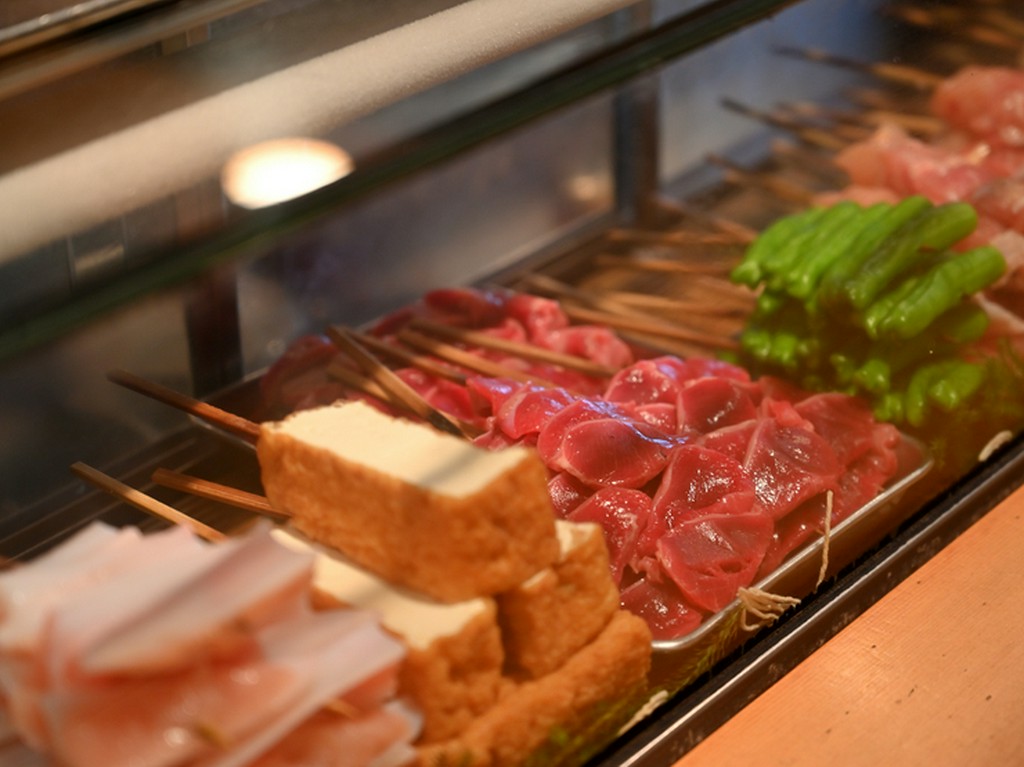 「伊達鶏」はもちろん、旬の野菜も炭火焼で