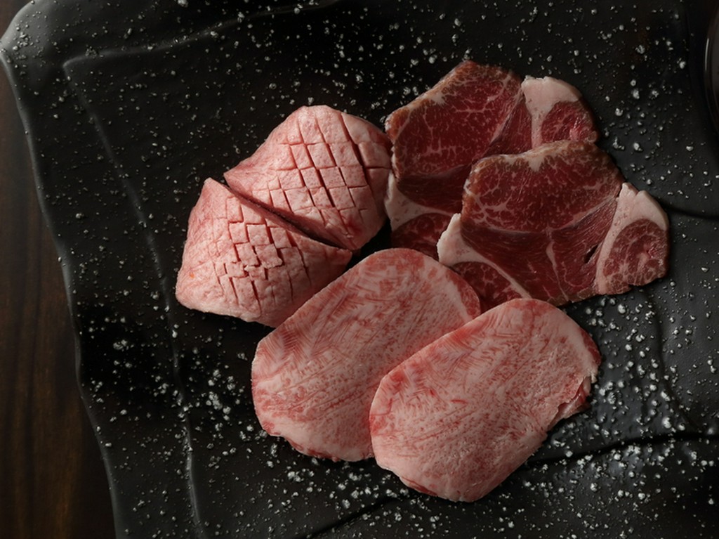 食感の違いや味の違いを感じられる『究極のタンの食べ比べ（数量限定）』