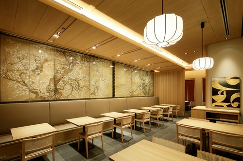 和の風情でおちつける店内