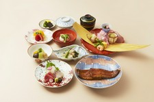 季節の美味なる食材を使用した「先附」から、旬の魚介で仕立てる「造り」など四季折々の逸品に舌鼓。