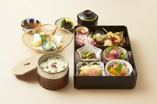 ご予約はお電話でお問い合わせください。