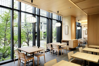 御堂筋の銀杏並木と老舗の味でおもてなし