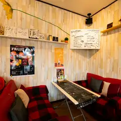 サプライズ感の溢れる料理やカップル向けの個室もあり
