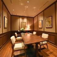 新たな人生のスタートとなる結納や両家の顔合わせ。美味しい料理、細部にまで気を配ったサービス、シックな個室空間で過ごす優雅な時間が、ハレの日の会食に華を添えてくれます。