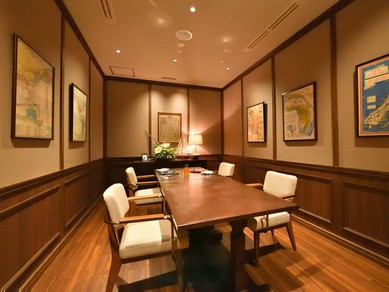 プライベートシーンにぴったりな広々とした個室席