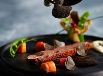 いつもよりちょっと贅沢に！ウェディングメニューと同じ食材を取り入れたホリデー限定のフルコースランチ