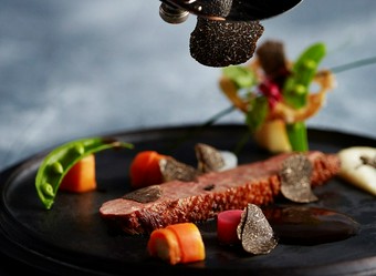 いつもよりちょっと贅沢に！ウェディングメニューと同じ食材を取り入れたホリデー限定のフルコースランチ