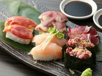 Senca鶏たたき・砂ずり・ハート・肝軍艦・ささみを各2貫ずつ