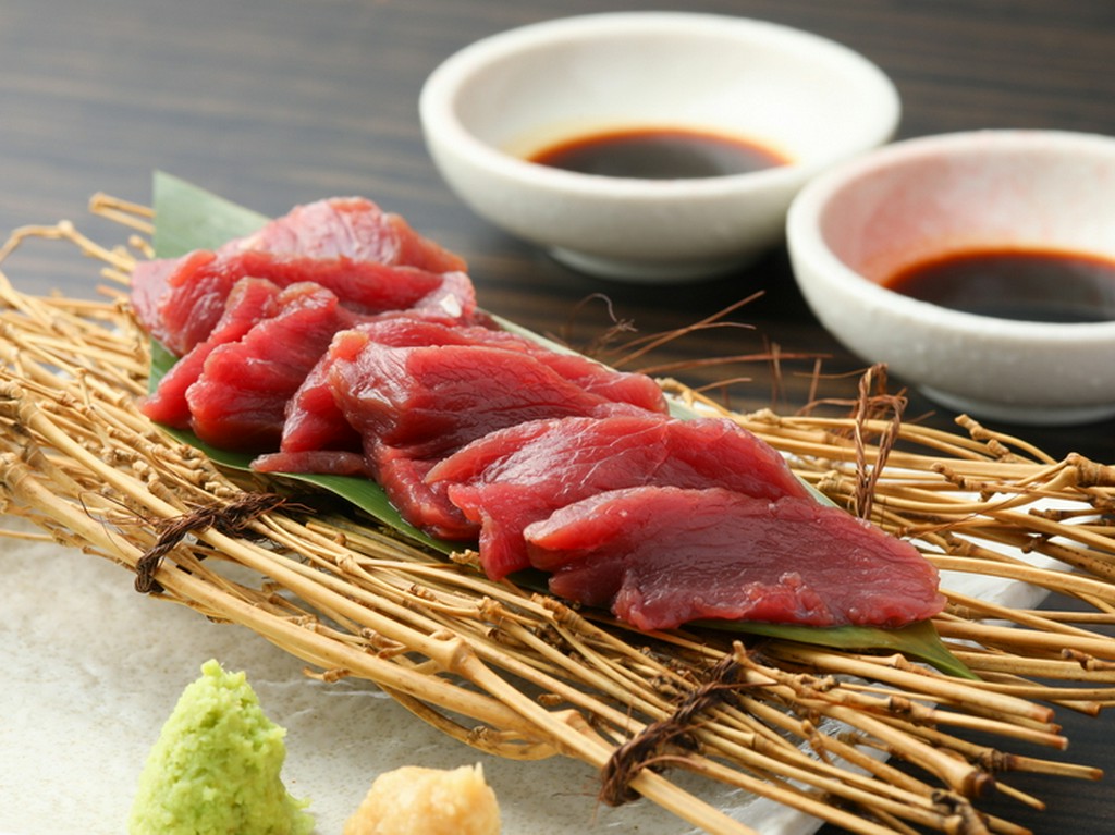 料理と落ち着いた雰囲気に合うサービスが心地よく